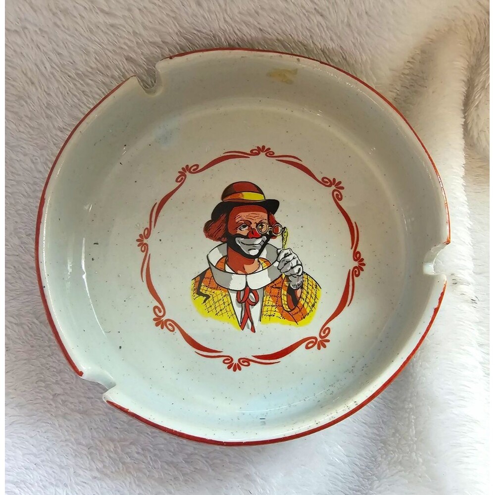 Japan Round Ceramic Pottery Ashtray Clown Motif, White/Red w/ Sticker Backstamp